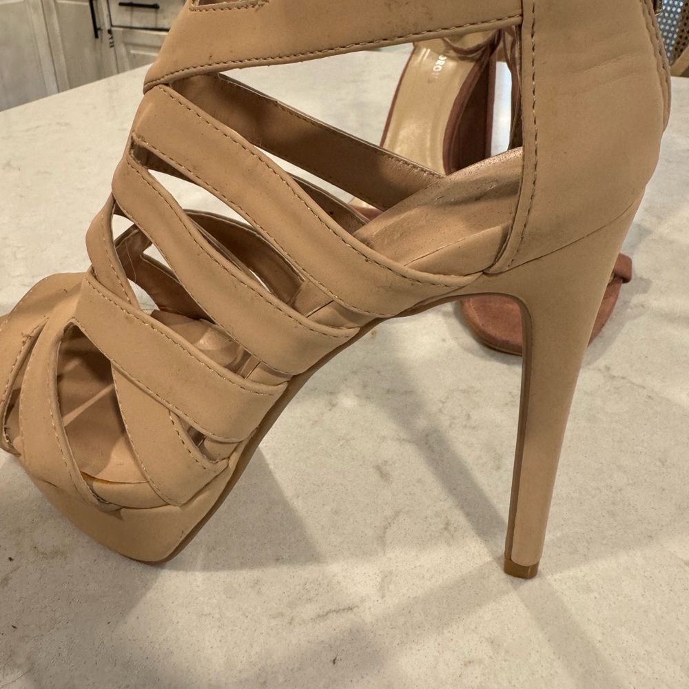 Heels - Picture 9 of 10